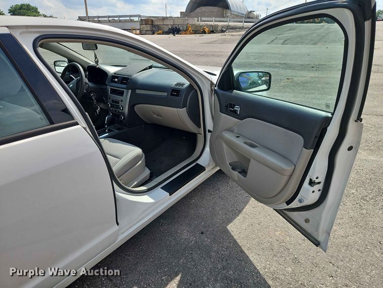 image for item EO7469 2011 Ford Fusion 