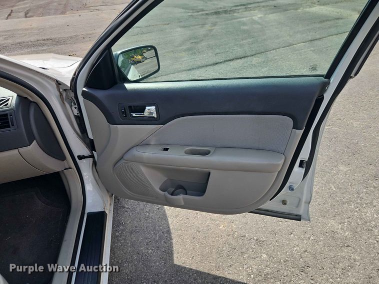 image for item EO7469 2011 Ford Fusion 
