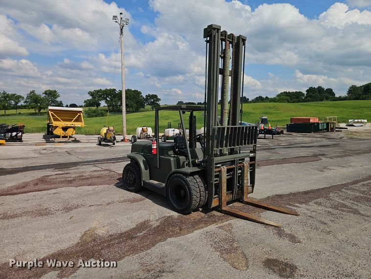image for item EO7470 1983 Hyster H150F forklift