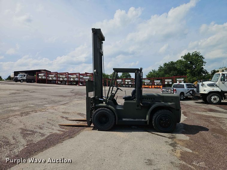 image for item EO7470 1983 Hyster H150F forklift