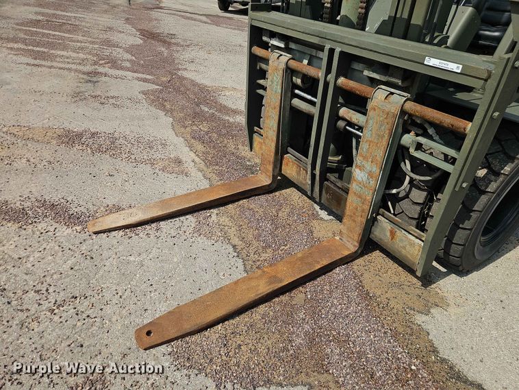 image for item EO7470 1983 Hyster H150F forklift