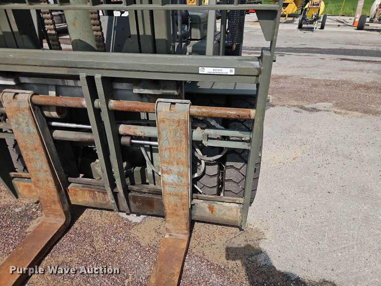 image for item EO7470 1983 Hyster H150F forklift