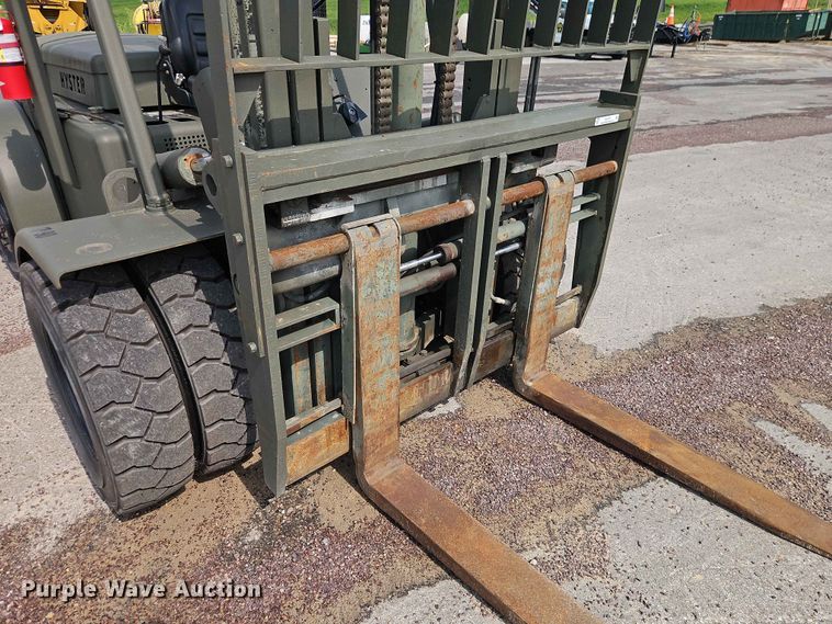 image for item EO7470 1983 Hyster H150F forklift