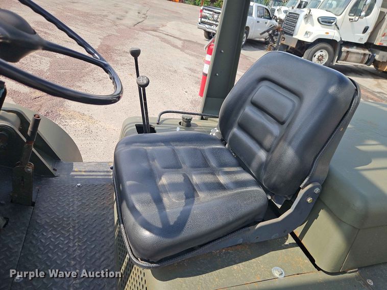 image for item EO7470 1983 Hyster H150F forklift