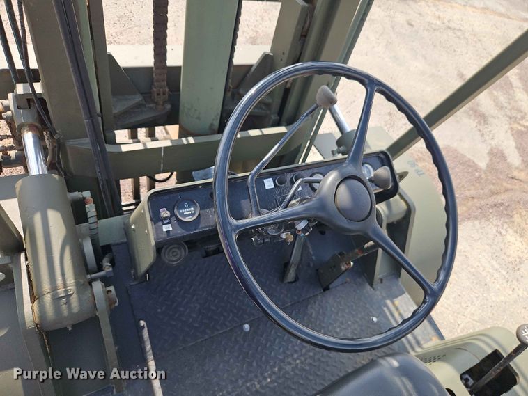 image for item EO7470 1983 Hyster H150F forklift
