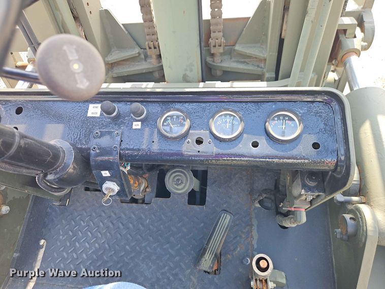 image for item EO7470 1983 Hyster H150F forklift