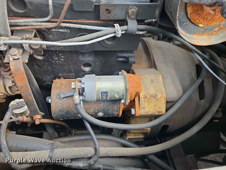 image for item EO7470 1983 Hyster H150F forklift
