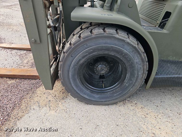 image for item EO7470 1983 Hyster H150F forklift