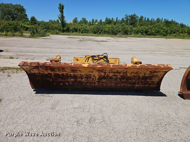 image for item EO8500 Henke 12' plow 