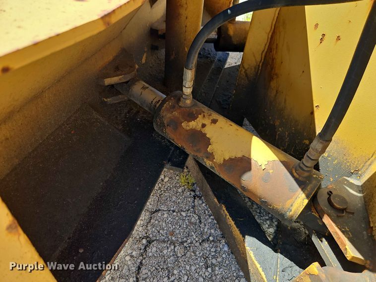 image for item EO8500 Henke 12' plow 