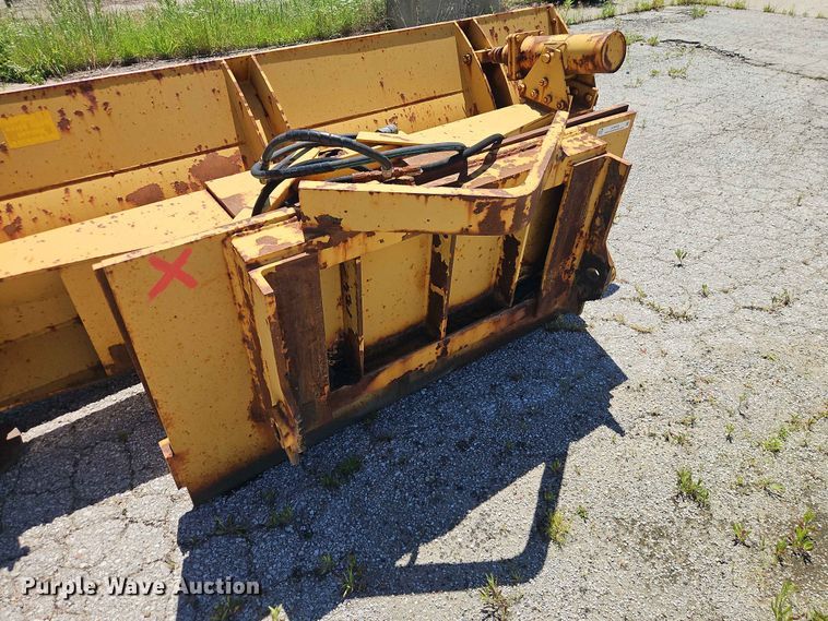 image for item EO8500 Henke 12' plow 