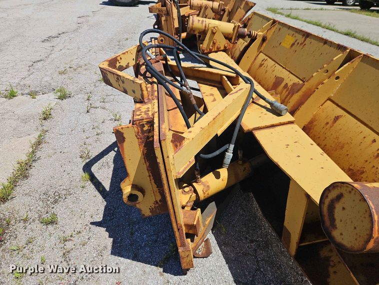 image for item EO8500 Henke 12' plow 