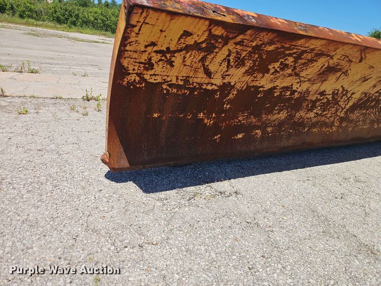 image for item EO8500 Henke 12' plow 