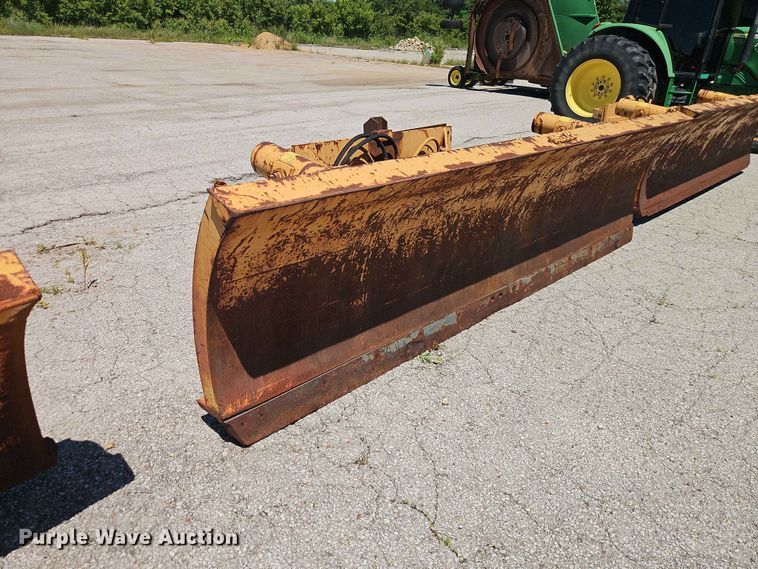 image for item EO8501 Henke 12' plow 