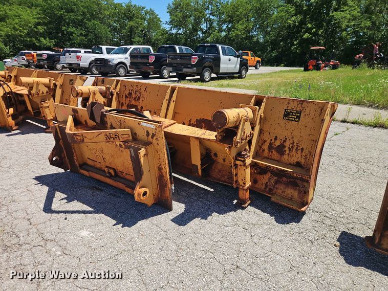 image for item EO8501 Henke 12' plow 