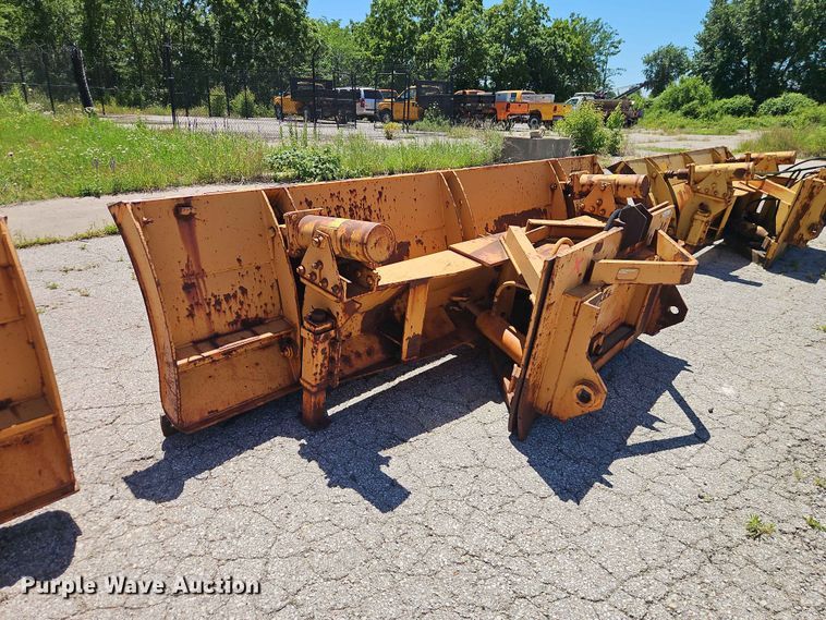 image for item EO8501 Henke 12' plow 
