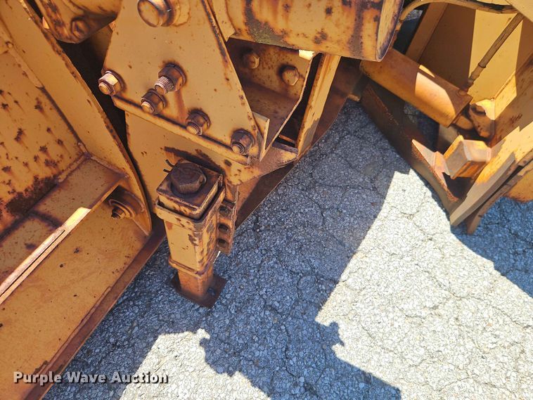 image for item EO8501 Henke 12' plow 