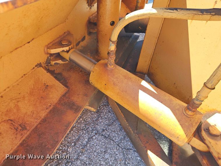 image for item EO8501 Henke 12' plow 