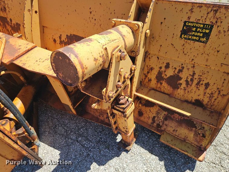 image for item EO8501 Henke 12' plow 
