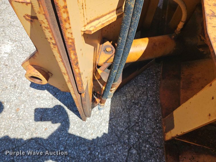 image for item EO8501 Henke 12' plow 