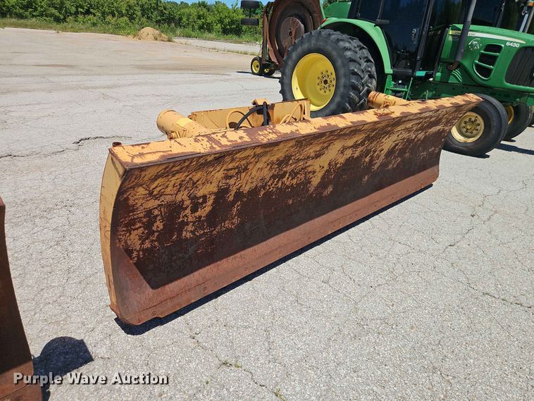 image for item EO8502 Henke 12' plow