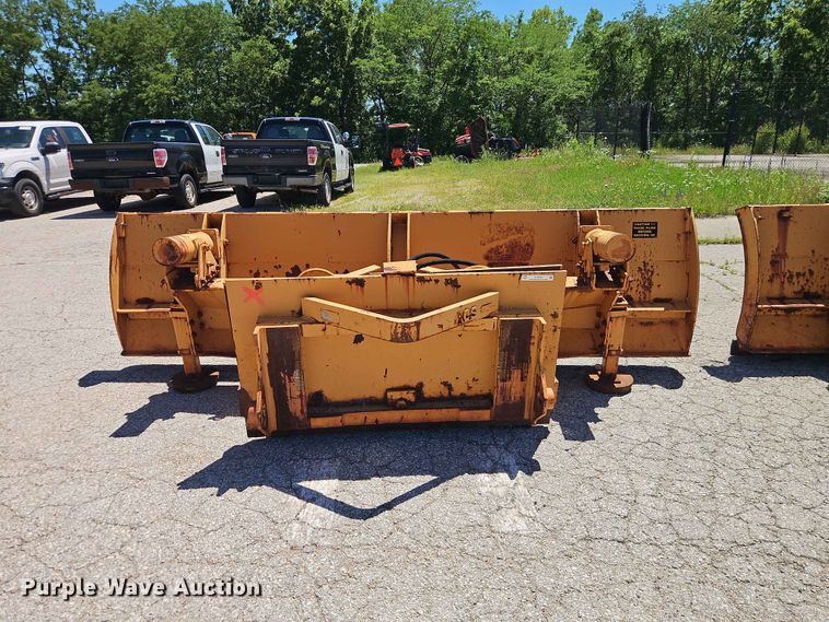 image for item EO8502 Henke 12' plow