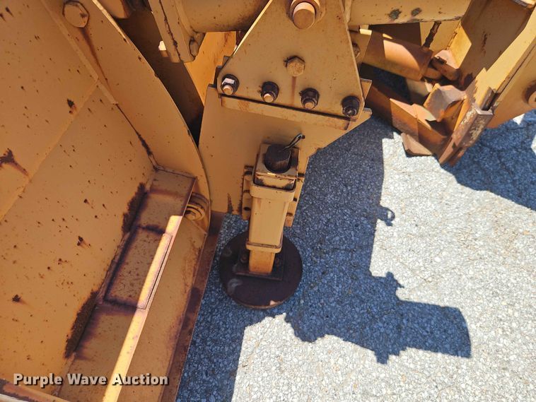 image for item EO8502 Henke 12' plow
