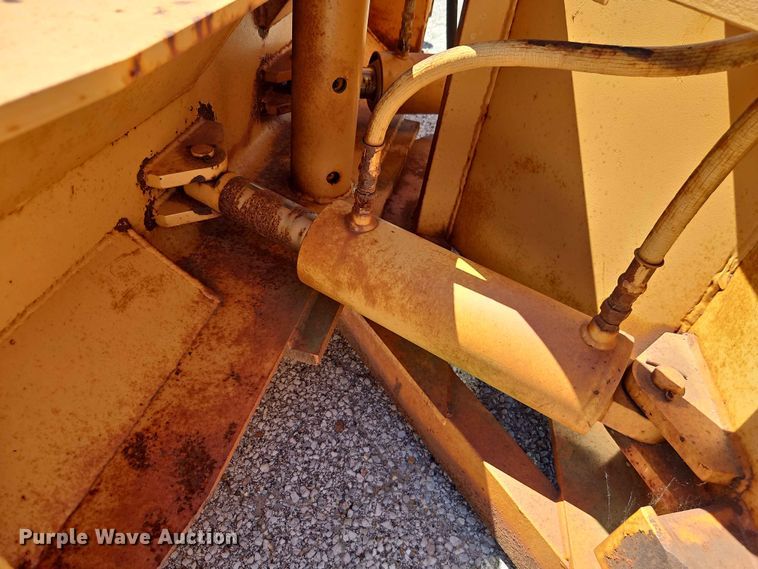 image for item EO8502 Henke 12' plow