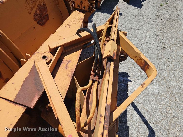 image for item EO8502 Henke 12' plow
