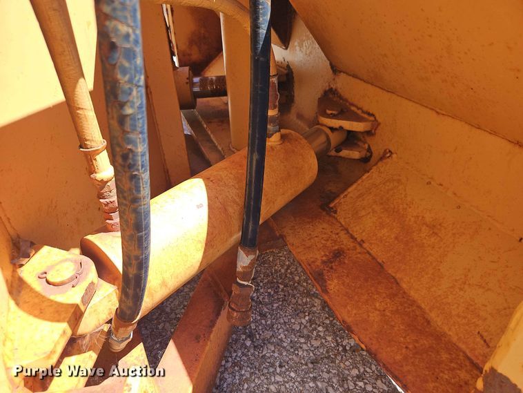 image for item EO8502 Henke 12' plow