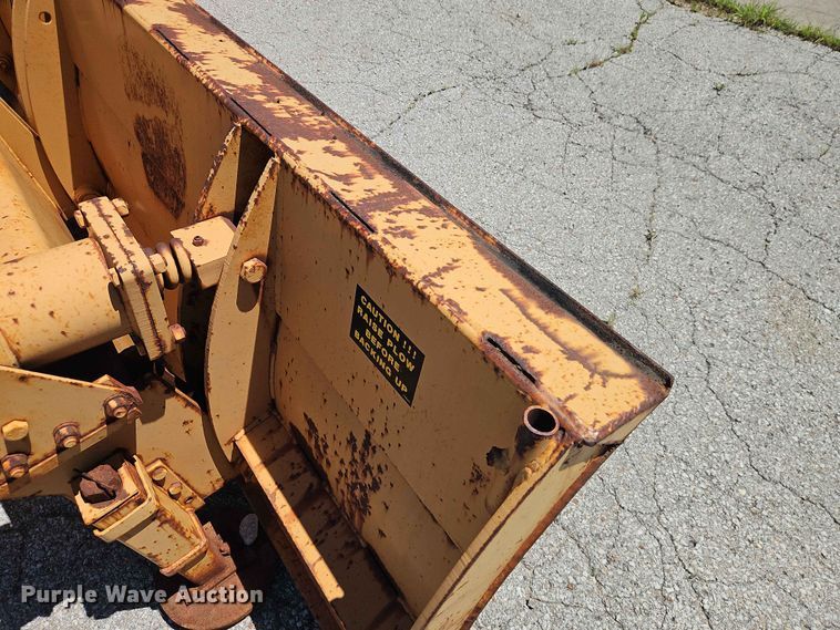 image for item EO8502 Henke 12' plow