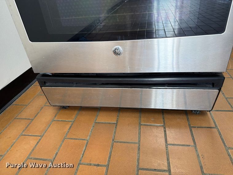 image for item EQ8022 General Electric JGBS6OREF1SS oven