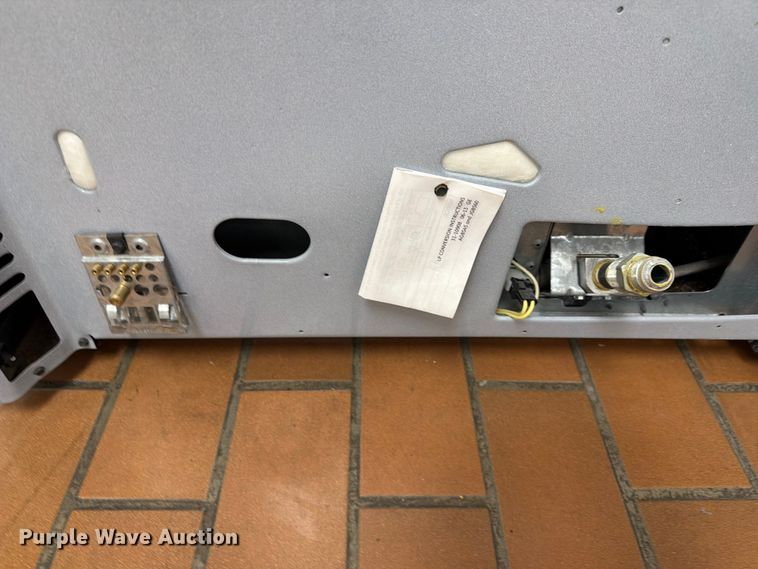 image for item EQ8022 General Electric JGBS6OREF1SS oven
