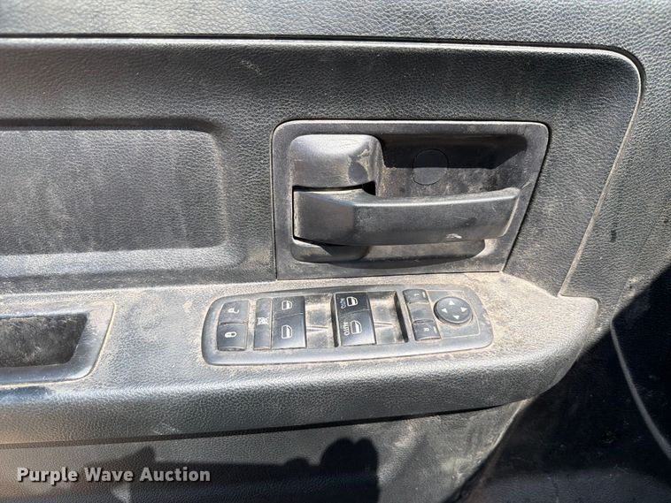 image for item EQ8023 2018 RAM 1500 Ext. Cab pickup truck