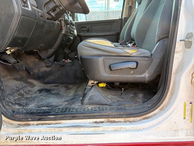image for item EQ8023 2018 RAM 1500 Ext. Cab pickup truck