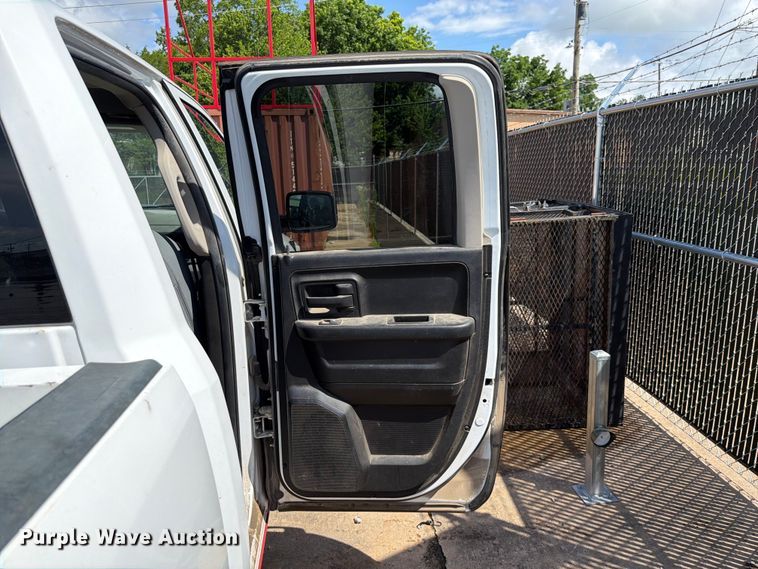 image for item EQ8023 2018 RAM 1500 Ext. Cab pickup truck