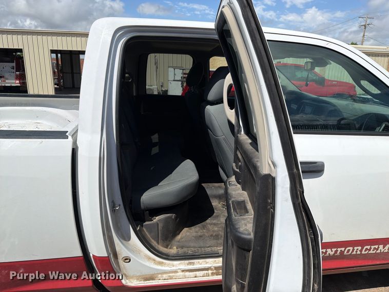 image for item EQ8023 2018 RAM 1500 Ext. Cab pickup truck