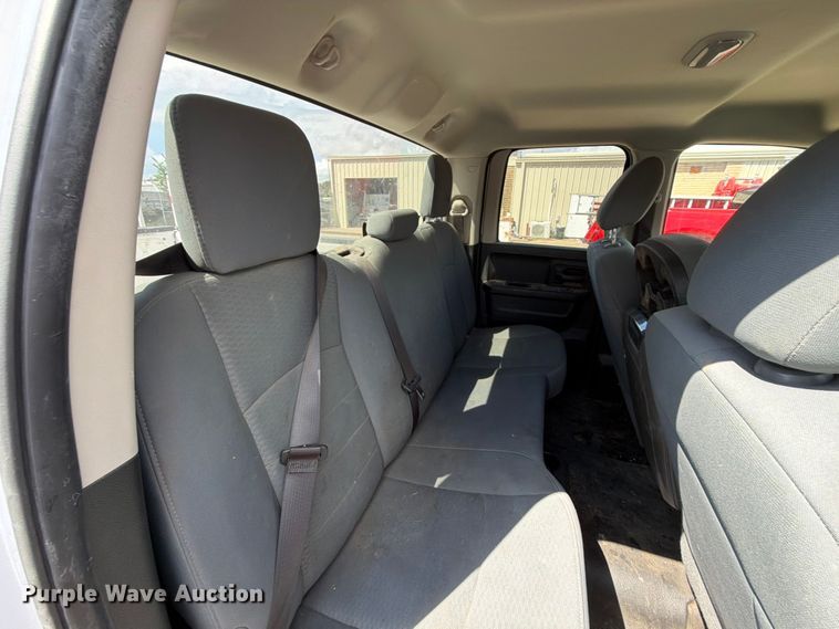 image for item EQ8023 2018 RAM 1500 Ext. Cab pickup truck