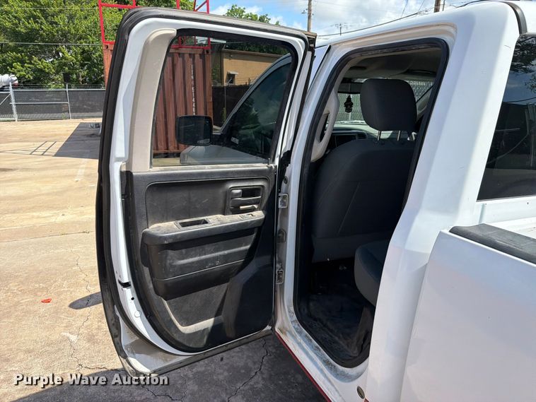 image for item EQ8023 2018 RAM 1500 Ext. Cab pickup truck