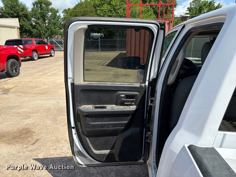 image for item EQ8023 2018 RAM 1500 Ext. Cab pickup truck
