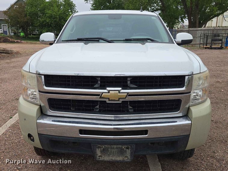image for item ER1622 2009 Chevrolet Silverado 2500HD Ext. Cab pickup truck