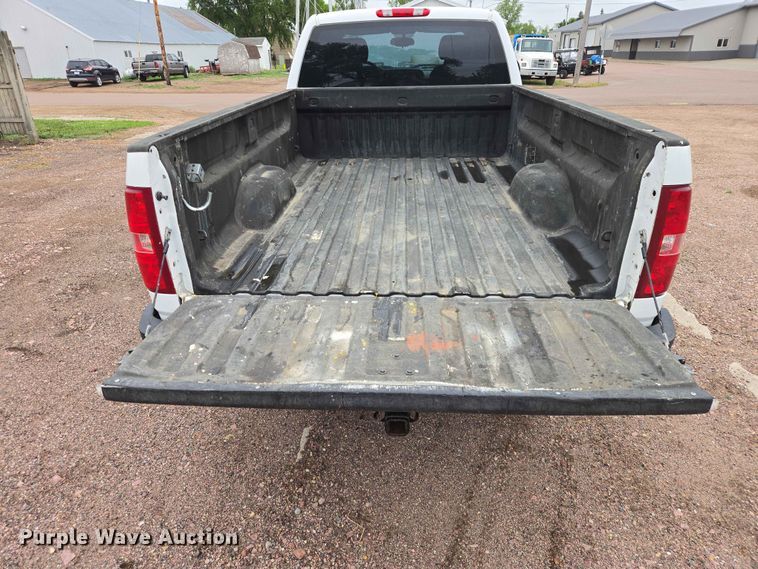 image for item ER1622 2009 Chevrolet Silverado 2500HD Ext. Cab pickup truck