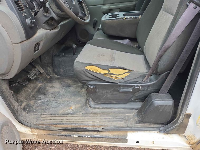 image for item ER1622 2009 Chevrolet Silverado 2500HD Ext. Cab pickup truck