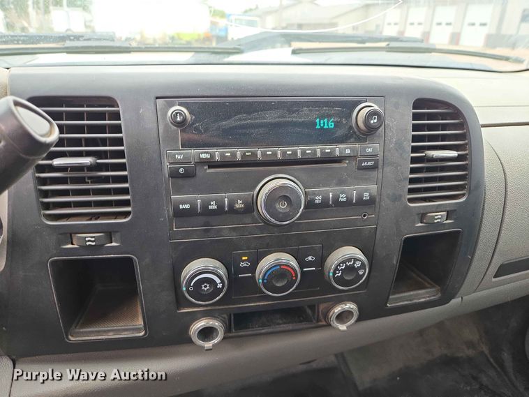 image for item ER1622 2009 Chevrolet Silverado 2500HD Ext. Cab pickup truck