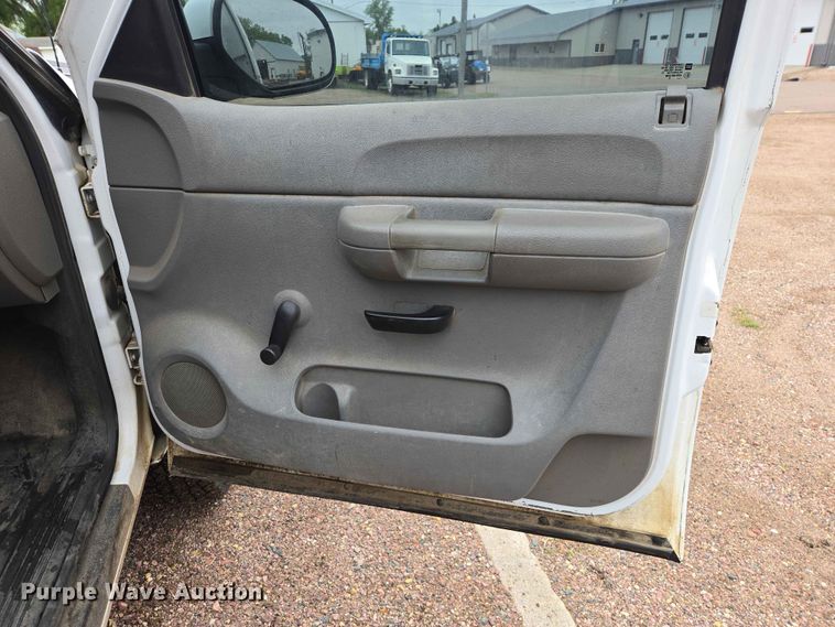 image for item ER1622 2009 Chevrolet Silverado 2500HD Ext. Cab pickup truck