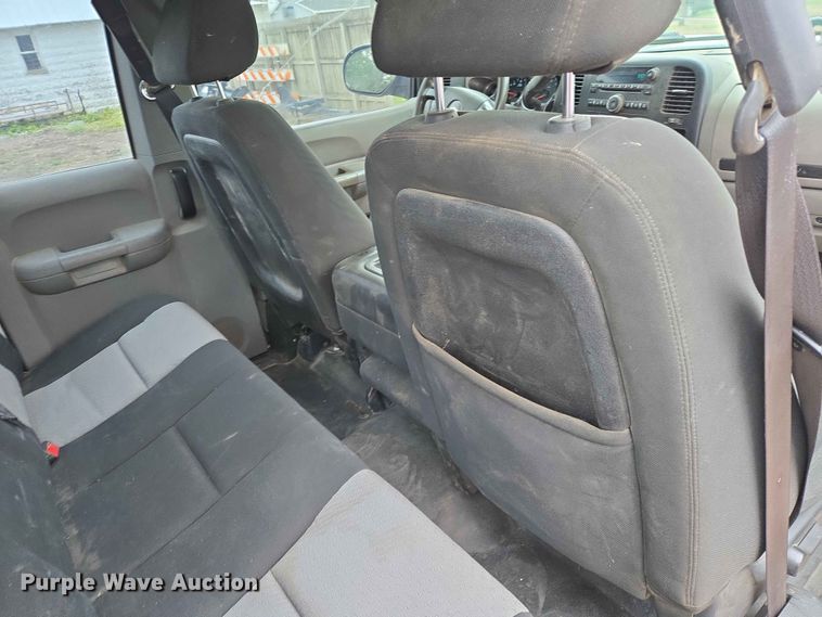 image for item ER1622 2009 Chevrolet Silverado 2500HD Ext. Cab pickup truck