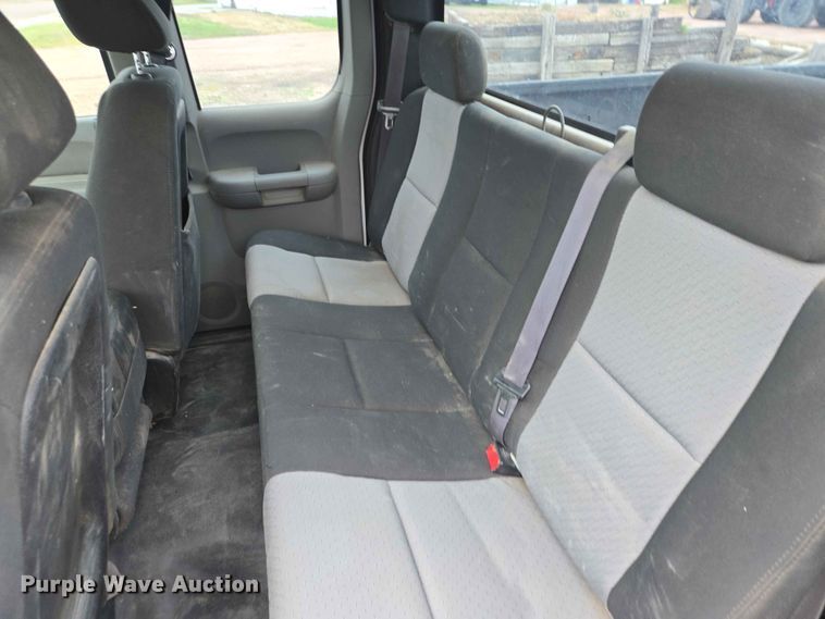 image for item ER1622 2009 Chevrolet Silverado 2500HD Ext. Cab pickup truck
