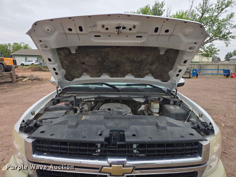 image for item ER1622 2009 Chevrolet Silverado 2500HD Ext. Cab pickup truck