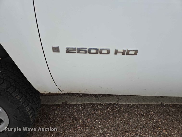 image for item ER1622 2009 Chevrolet Silverado 2500HD Ext. Cab pickup truck