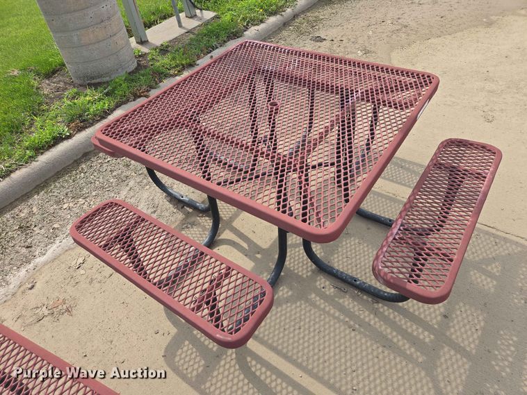 image for item ER1667 (8) metal picnic tables